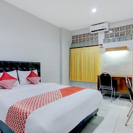 Oyo 90089 Hotel Satria Syariah เดนปาซาร์ ภายนอก รูปภาพ