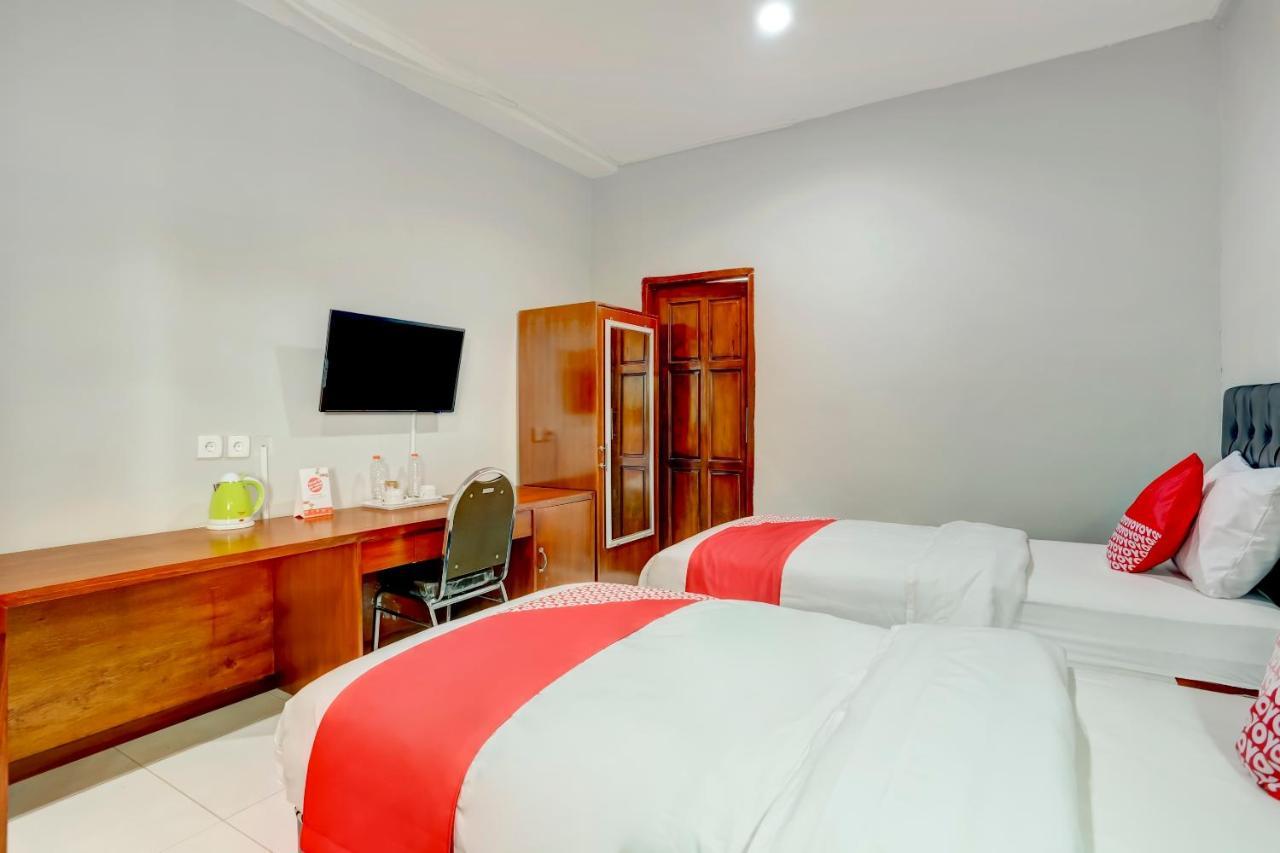 Oyo 90089 Hotel Satria Syariah เดนปาซาร์ ภายนอก รูปภาพ